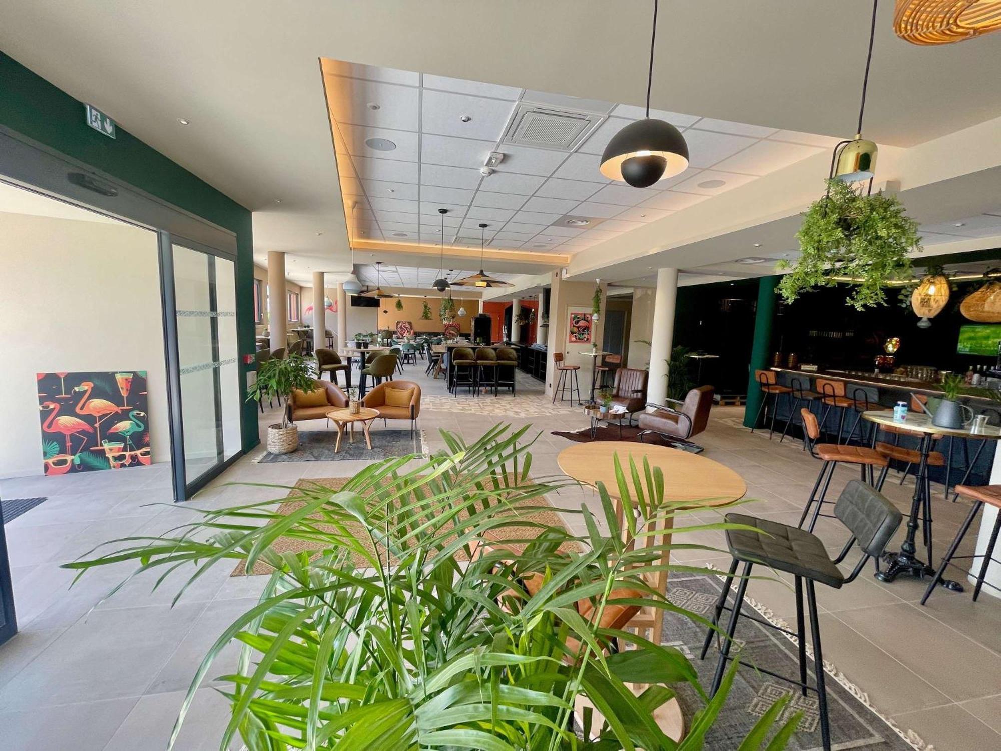 Ibis Budget Porte De Camargue 생마르탱드크로 외부 사진