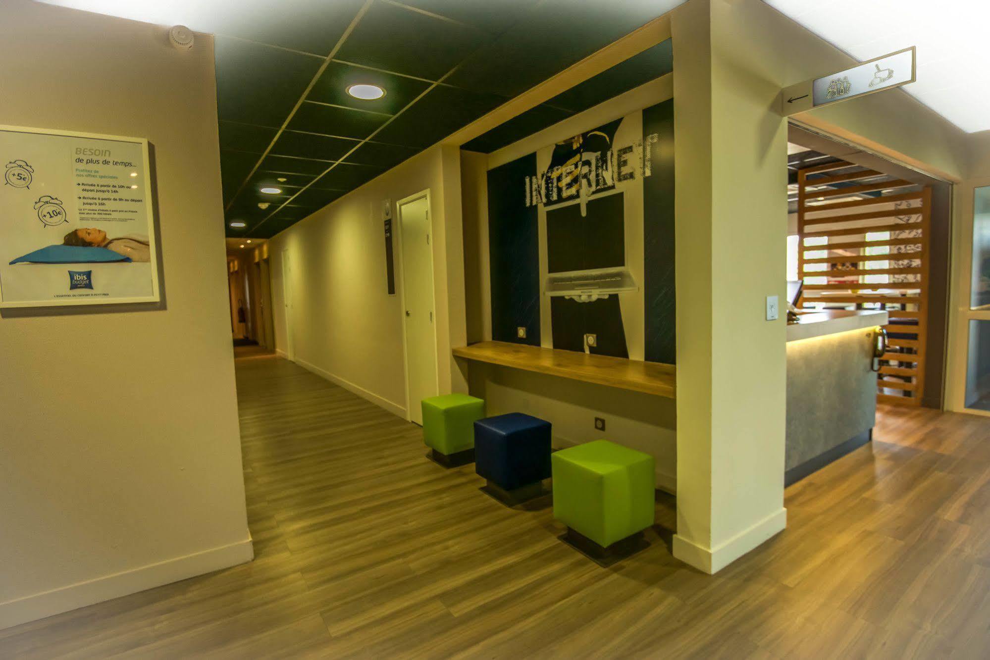 Ibis Budget Porte De Camargue 생마르탱드크로 외부 사진