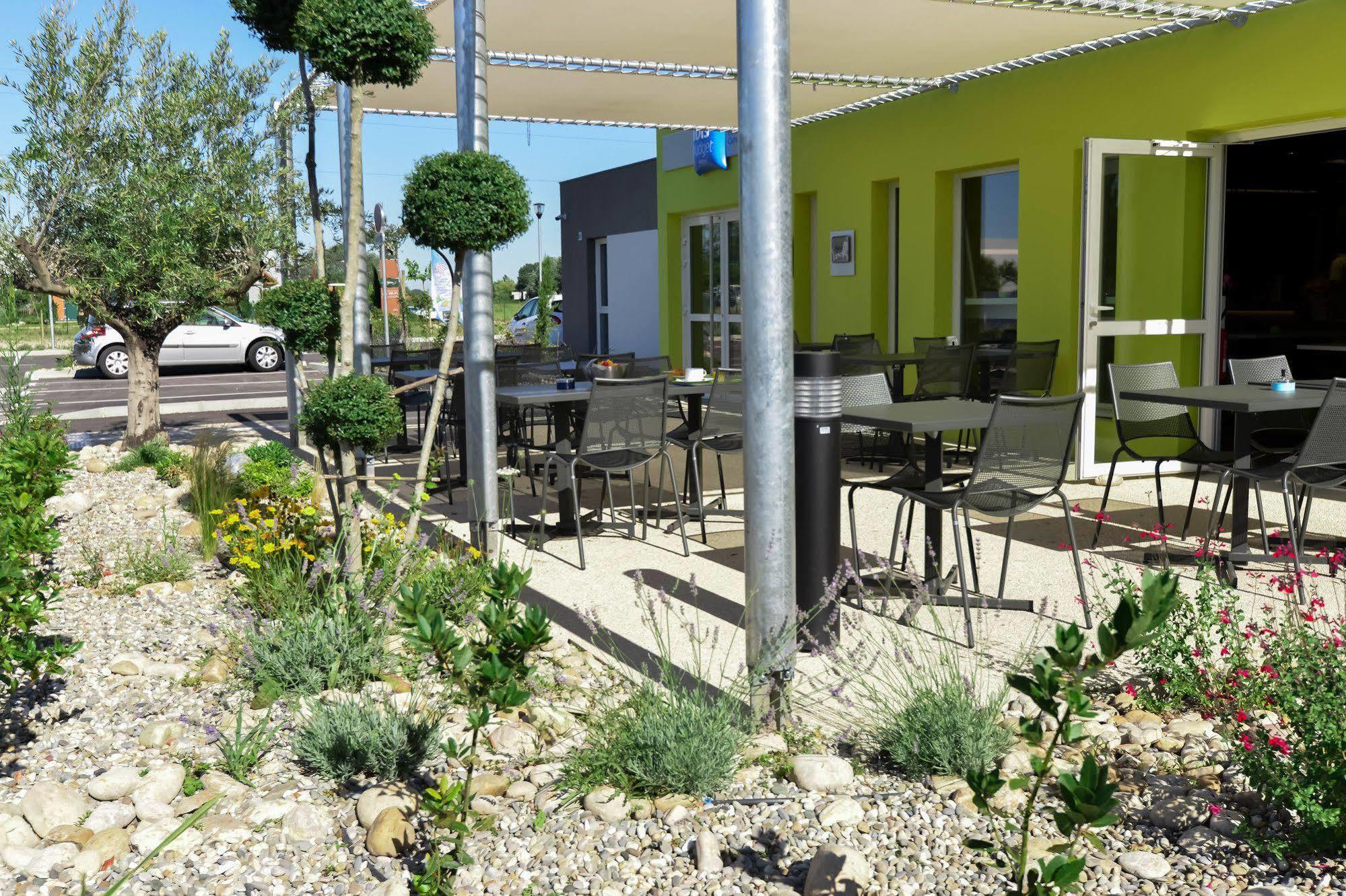 Ibis Budget Porte De Camargue 생마르탱드크로 외부 사진